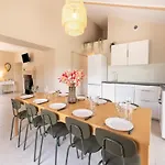 Charming With Private Pool *