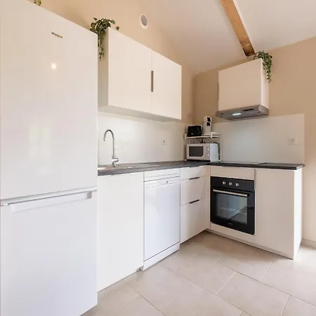 Charming With Private Pool Dom wakacyjny