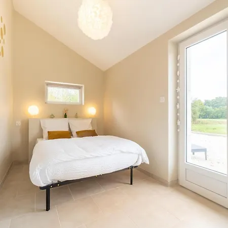 Charming With Private Pool *