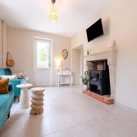 Charming With Private Pool *