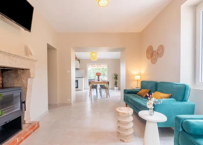 Feriehus Charming With Private Pool Hautefort