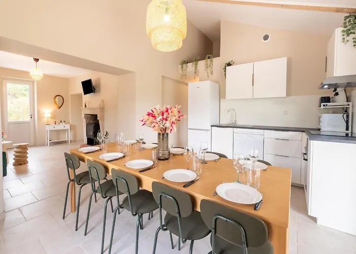 Charming With Private Pool *