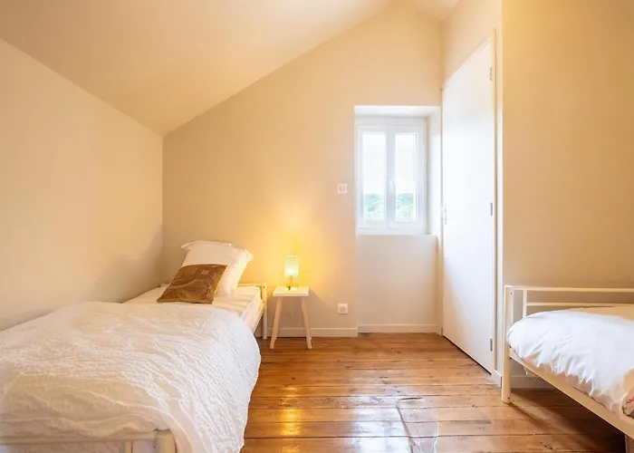 Charming With Private Pool Feriehus